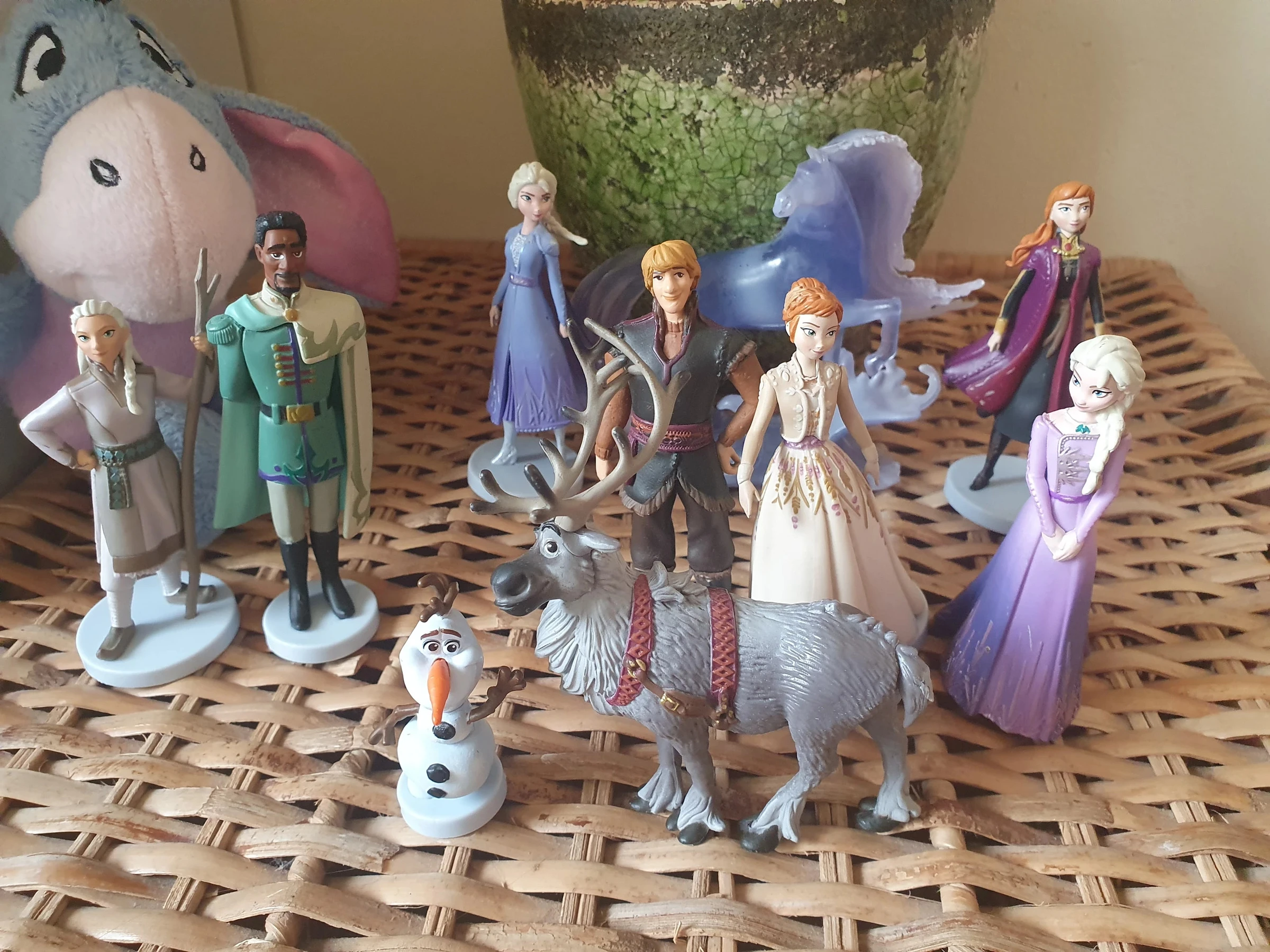 🌸Lots 10 figurines reine des neiges 2 très bon état